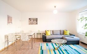Helle Ferienwohnung im Hinterhof